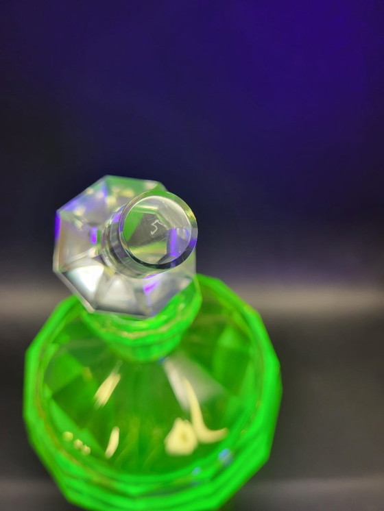 Image 1 of Val Saint Lambert “Montmartre” shaker / karaf met 2 glazen in uraniumglas ca. 1930