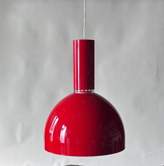 Image 1 of Vintage Joakim Fihn voor Belid – Set van 2 “Hero” pendellampen T1048 – rood gelakt metaal