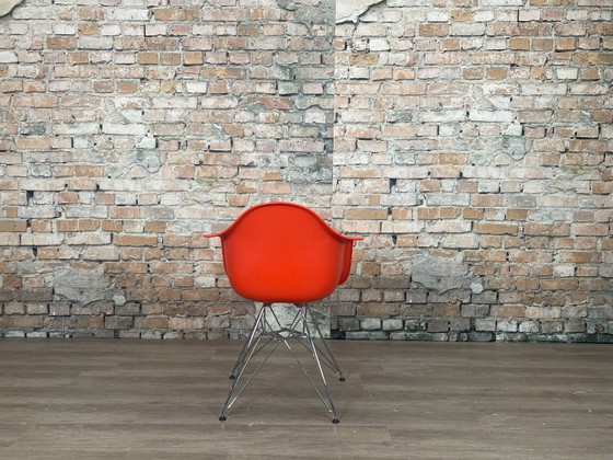Vitra DAR – Oranger Kunststoff | Charles & Ray Eames – Sessel, Metal, Plastic (photo 6 of 15)