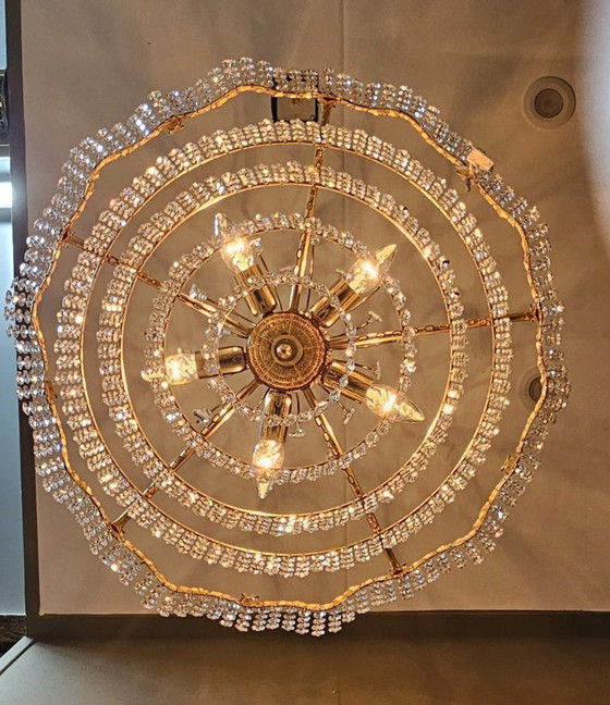 Image 1 of Lustre serti de cristaux taillés.