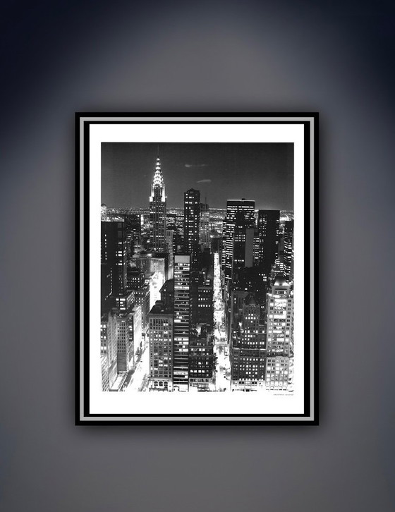 Image 1 of Christopher Bliss : "Skyline at Night". Lithographie offset sur papier épais.