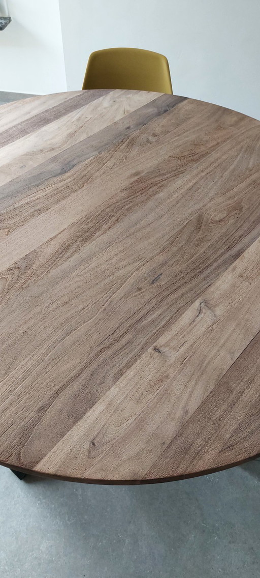 Round solid wood dining table 120 cm – Xooon – industrial design