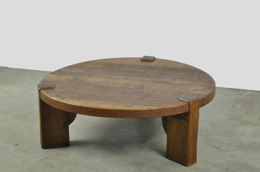 Massief eikenhouten ronde salontafel, brutalist 1970s