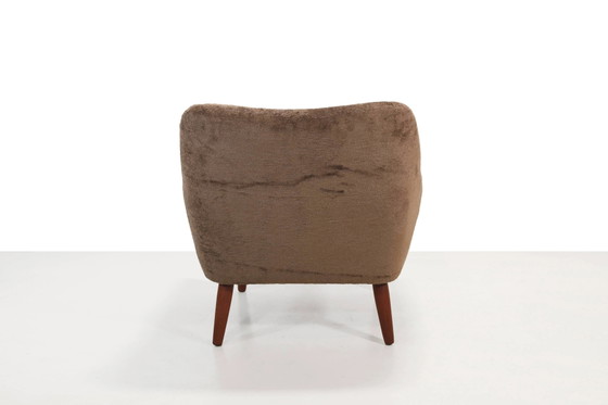 Danish design armchair in brown faux sheepskin – Scandinavian (photo 3 of 6)