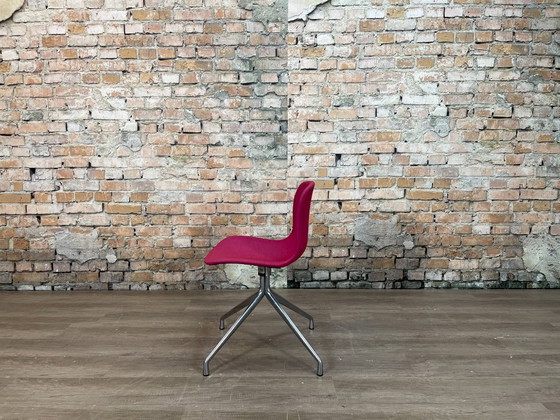 Hay AAC 11 Swivel, Purple-pink fabric | Hee Welling, Swivel chairs, Textile, Metal, Modern (photo 4 of 15)