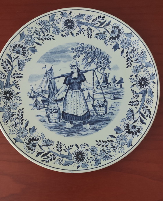 Image 1 of Lot de 2 assiettes murales vintage en faïence de Delft – Boch Belgium / Sphinx royal