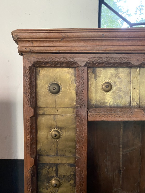 Mobile in Legno Unico con Dettagli in Ottone – Librerie, Wood, Brass (photo 4 of 5)
