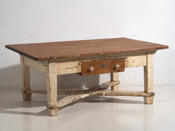 Antiker weißer niedriger Beistelltisch (ca. 1920) – Beistelltische (photo 2 of 40)