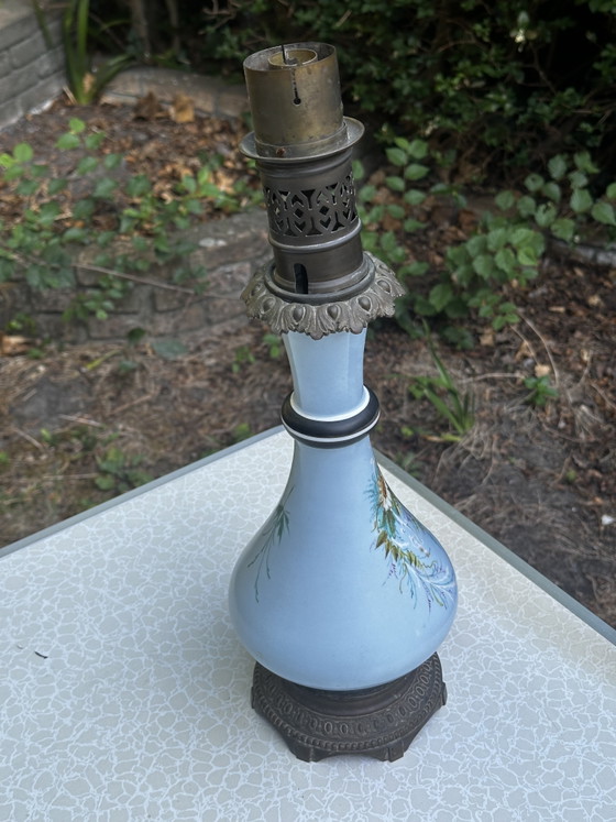 Image 1 of Grand Pied de Lampe à Pétrole Électrifié - Opaline Bleue et Laiton - Vers 1900
