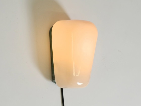 Image 1 of Zeldzame en zeer fraaie Mid Century Modern buitenwandlamp van Bega, model 168.