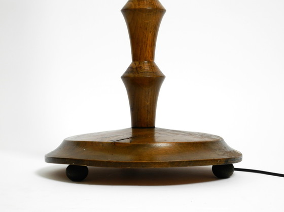 Image 1 of Preciosa lámpara de pie grande original alemana de los años 30 de madera de roble oscuro sin pantalla
