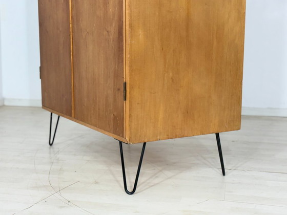 Image 1 of Vintage kledingkast / Linnenkast uit het midden van de 20e eeuw / Houten kast