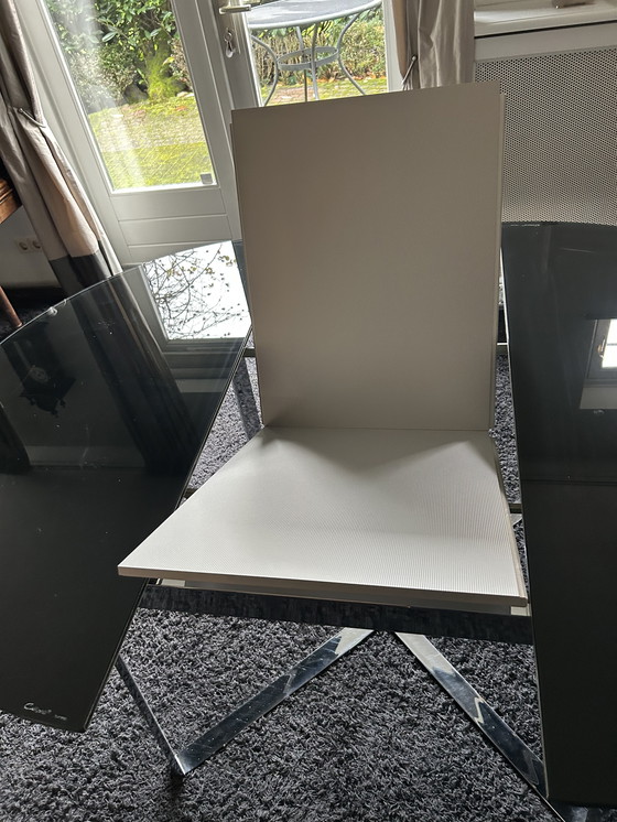 Image 1 of Calligaris dining table round