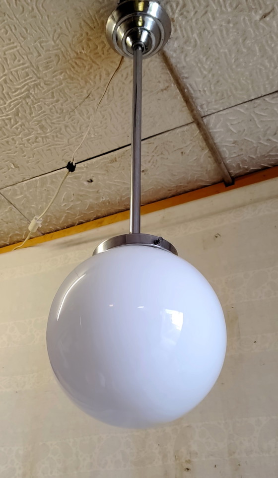 Art-Déco Opalglas-Pendelleuchte - Mitte 20. Jh. – Pendelleuchten (photo 4 of 8)