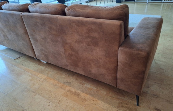 Image 1 of Wunderschönes großes 4-Sitzer-Sofa in Braun/Cognac