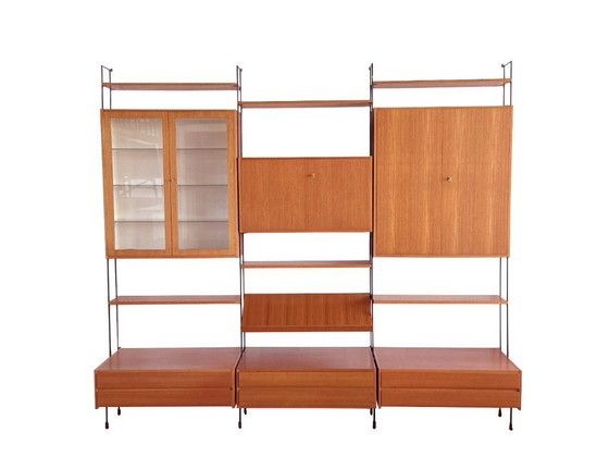 Image 1 of Système mural en noyer Hilker Omnia – années 1960