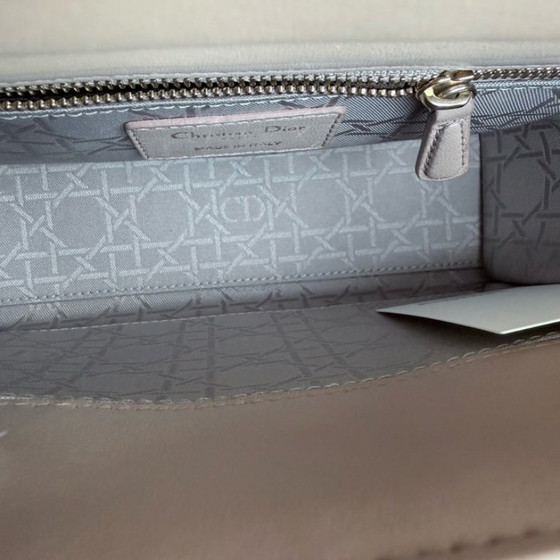 Image 1 of Dior Lady Small Flap - Cannage lamsleer, blush beige, goudkleurige hardware