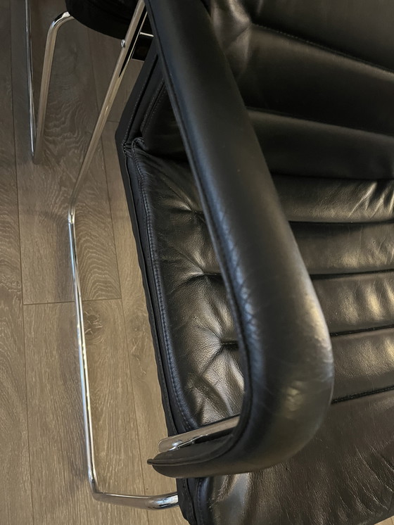 Image 1 of Kinnarps design stoelen echt leer Bauhaus Scandinavisch 