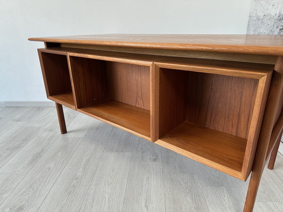 Image 1 of Bureau danois en teck by Arne Vodder, années 1960