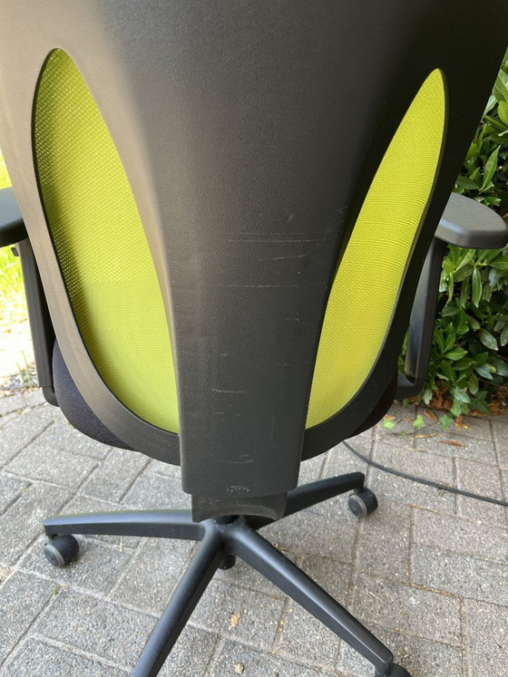 Giroflex 353 – Gebrauchter Bürostuhl mit Netzrückenlehne, Stuhl 4 – Bürostühle, Textile (photo 6 of 7)