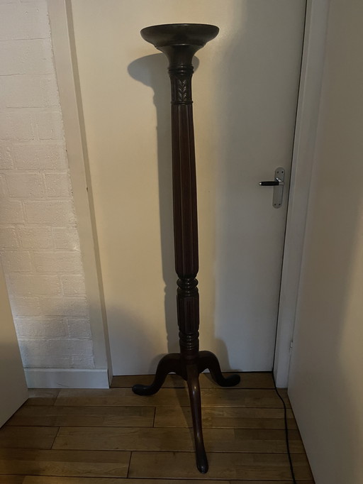 Pied de Stalle georgiano. Puntgaaf. 19e eeuw.