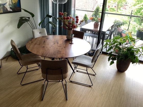 Image 1 of table à manger ronde en noyer