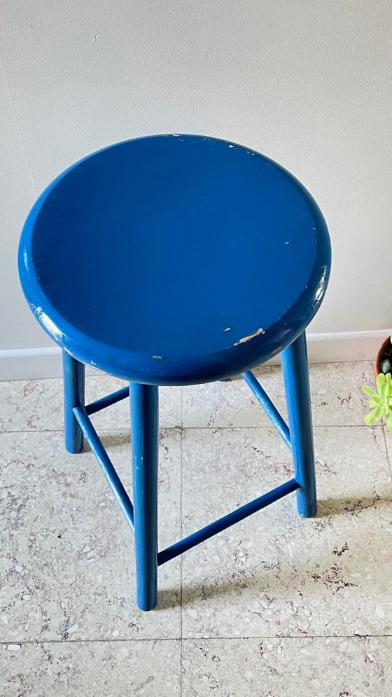 Vintage Elektrisch Blauw Houten Krukje – Wood (photo 5 of 16)