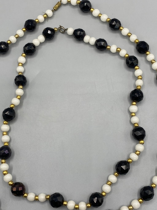 2 vintage black and white pearl necklaces – costume jewelry – decoratieve objecten, Mid Century Modern (photo 2 of 3)