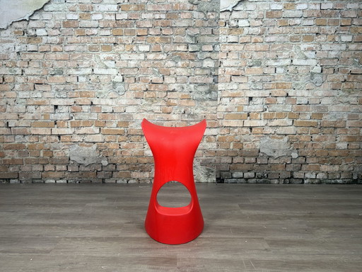 Slide Design Koncord – Plastique rouge | Karim Rashid