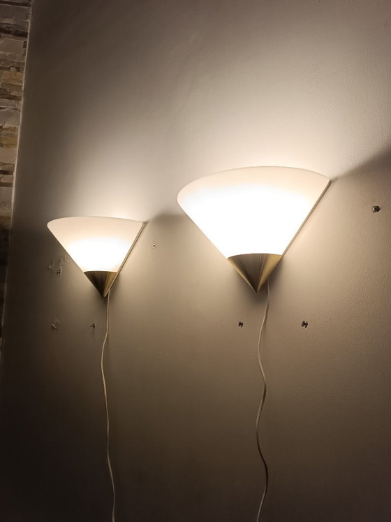 Image 1 of Een paar grote wandlampen model 3671 van Glashütte Limburg, jaren 70.