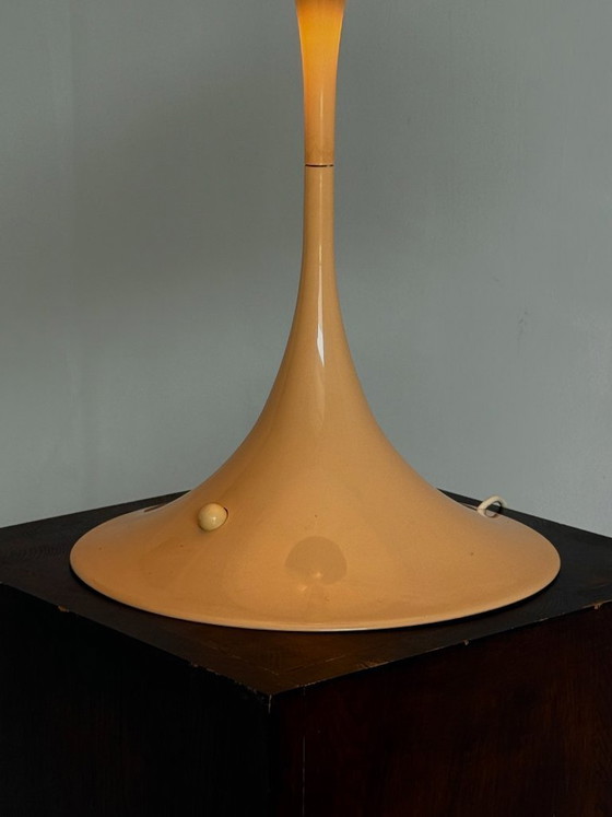 Image 1 of Louis Poulsen Panthella table lamp Verner Panton beige base