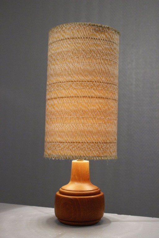 Lampada da tavolo vintage in stile scandinavo, legno tornito e tessuto, anni '70