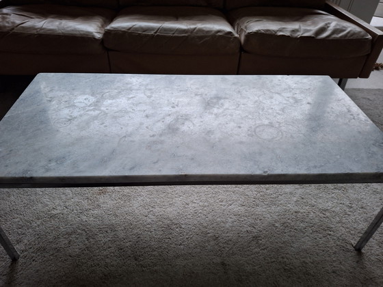 Image 1 of Mesa de centro estilo Florence Knolls, tapa de mármol y base cromada