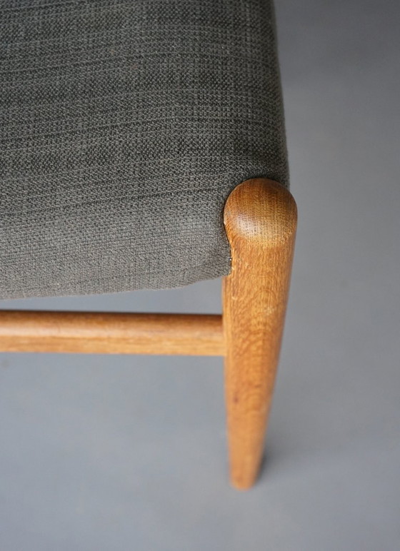 Image 1 of Hans J. Wegner W2 Stühle in Eiche für C.M. Madsen, 1960er Jahre. Satz von 2
