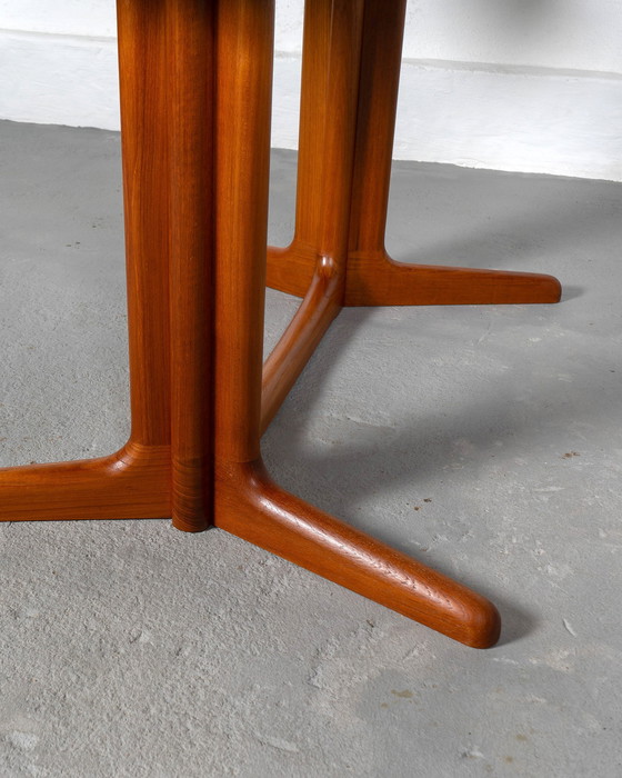 Image 1 of Mid Century Extendable Dining Table In Oval Shape By E. Valentinsen