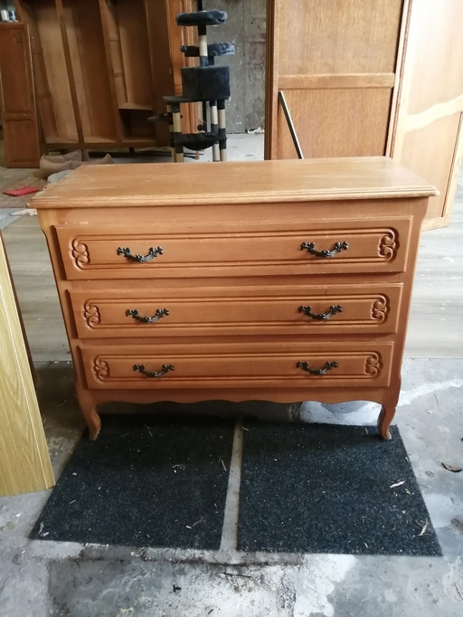 Vintage chest of drawers
