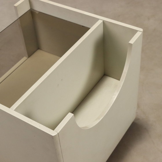 Table de chevet en bois laqué blanc des années 1970 – Tables de nuit, Wood (photo 8 of 9)