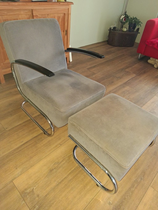 Dykmeyer Swan armchair plus Dykmeyer Swan footstool