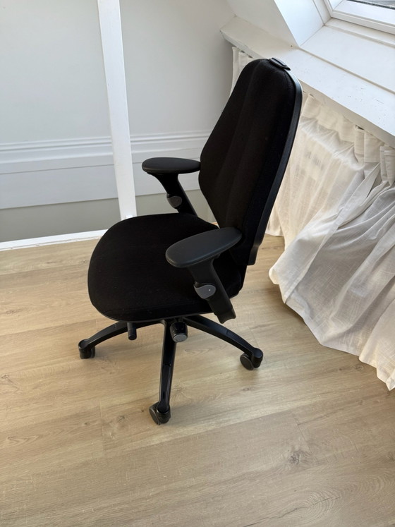 Chaise de bureau ergonomique RH Logic 300 pour personnes de petite taille – Chaises de bureau, Plastique (photo 2 of 5)