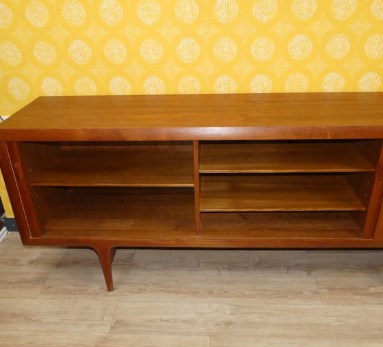 Image 1 of Credenza in teak di Ib Kofod-Larsen per Faarup Møbelfabrik Divisorio per ambienti indipendente del 1960 Porte a tamburo