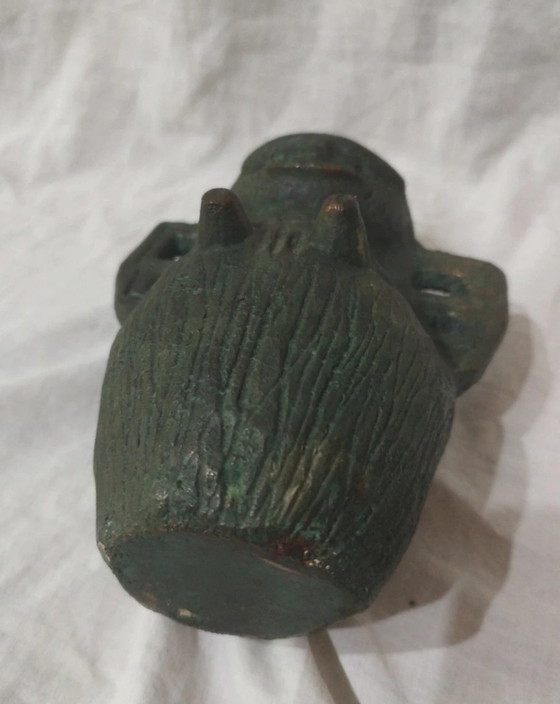 Image 1 of Vase en bronze représentant une figure expressionniste