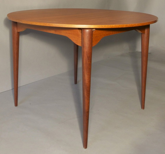 Image 1 of Table de salle à manger extensible circulaire italienne en teck, années 1960
