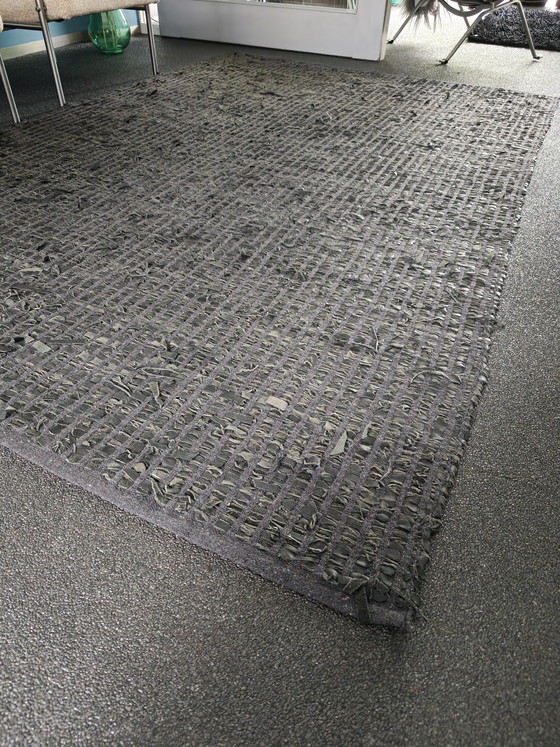Image 1 of Alfombra de cuero tejido 240x160