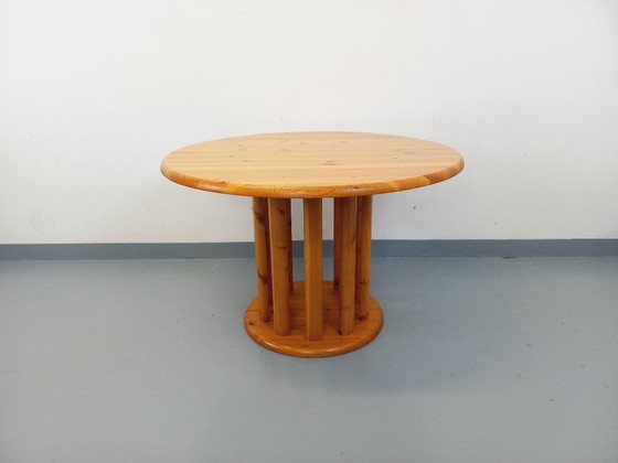 Image 1 of Table à manger ronde scandinave vintage style Rainer Daumiller en pin des années 60 70 avec rallonges