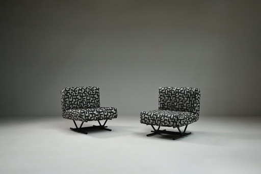 Set of 2 Jacquard postmodern lounge chairs, 1980s Italy.