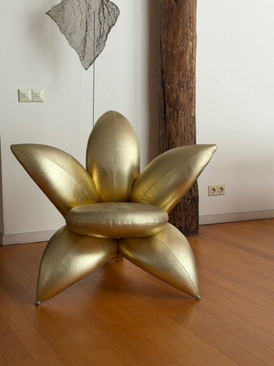 Image 1 of Edra Getsuen Pelle color oro. Design anniversario