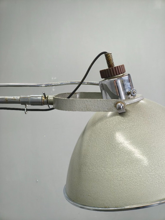 Image 1 of Tsjechische industriële chirurgische vloerlamp uit een militair ziekenhuis, jaren 1950