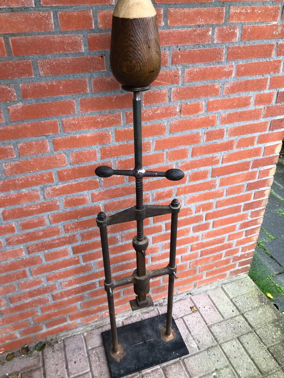 Image 1 of Grande pressa antica in ghisa - 26 kg - 180 cm di altezza