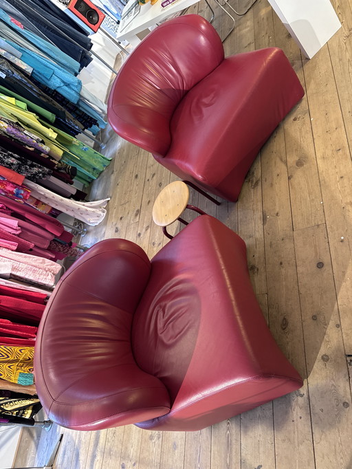 Rotes Set bequemer Stühle