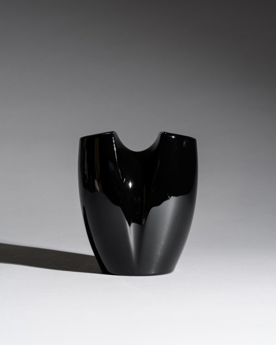 Image 1 of Duo van zwarte porseleinen vazen, Jan van der Vaart & Platt & Young voor Rosenthal, jaren 80.